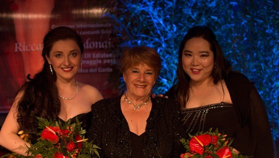 I vincitori 2015 (il soprano Elbenita Kajtazi ed il mezzosoprano Celeste Shin Je Bang - Foto dal sito ufficiale)