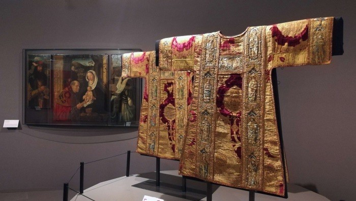 Fili d'oro e dipinti di seta. Velluti e ricami tra Gotico e Rinascimento (Foto da sito ufficiale)