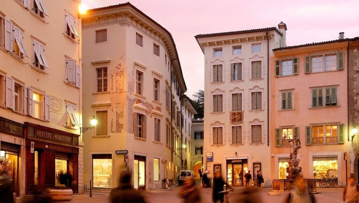 - (Immagine da locandina)