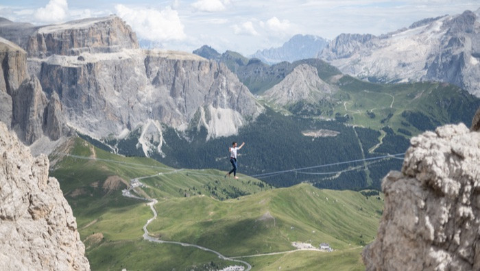 N. Paulin, Les Traceurs, cor. R. Ouramdane, Forcella del Sassolungo, Selva di Val Gardena, Bolzano Danza 2022 (Foto di A. Macchia)