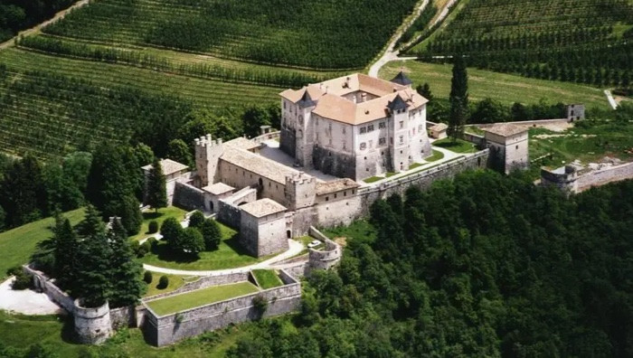 - (Immagine da locandina / particolare)