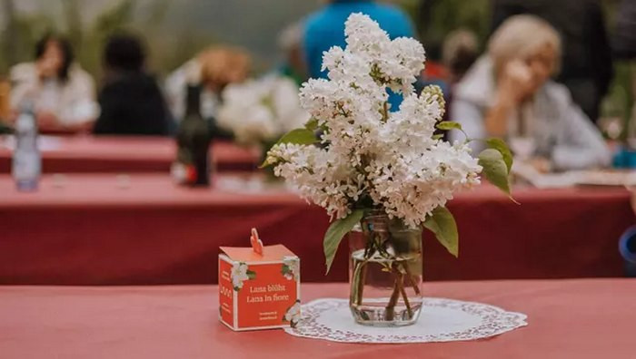 - (Foto dal sito ufficiale / Ph. Emi Massmer)