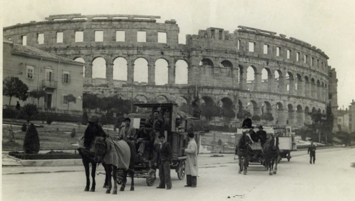 - (Immagine da locandina / particolare)