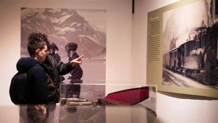 - (Immagine da locandina / particolare)