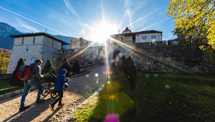 - (Immagine da locandina / particolare)