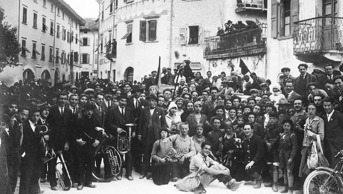 - (Immagine da locandina / particolare)