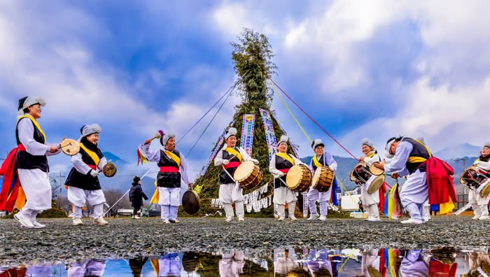 - (Immagine da locandina / particolare)