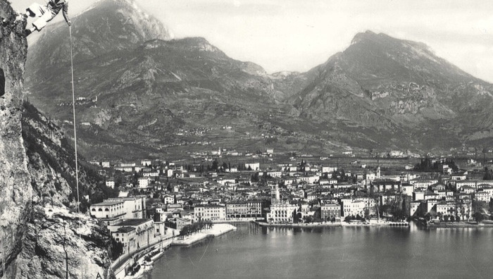 - (Immagine da locandina / particolare)